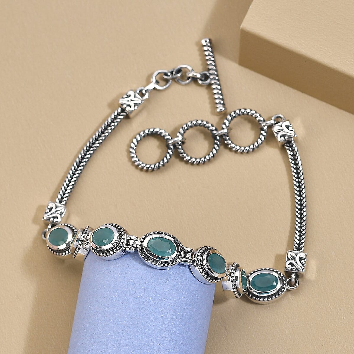 Artisan Crafted Premium Grandidierite Bracelet in Sterling Silver (7.25 In) 3.25 ctw image number 1