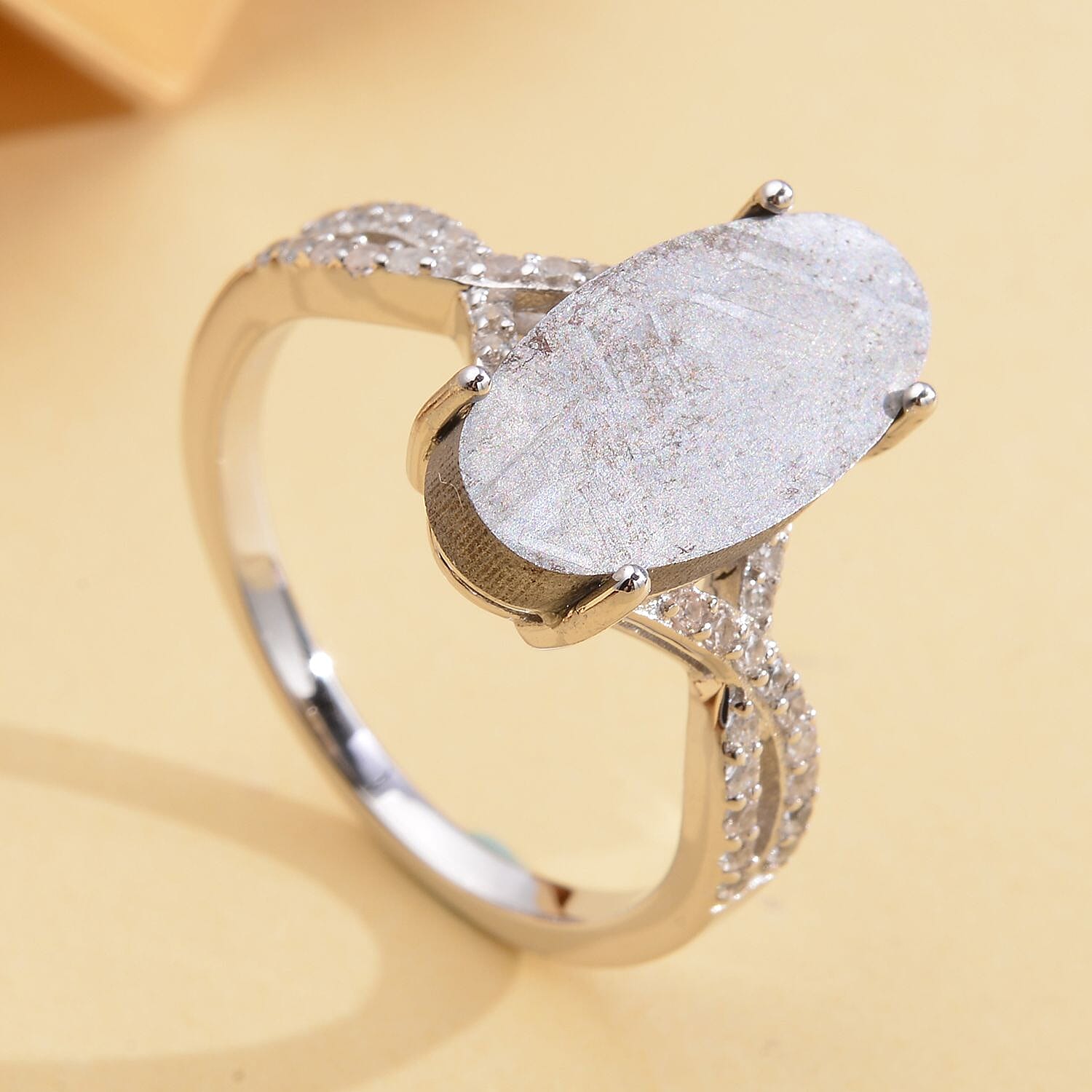 Marvelous Meteorites and Natural White Zircon Infinity Shank Ring in Rhodium Over Sterling Silver (Size 7.0) 0.35 ctw