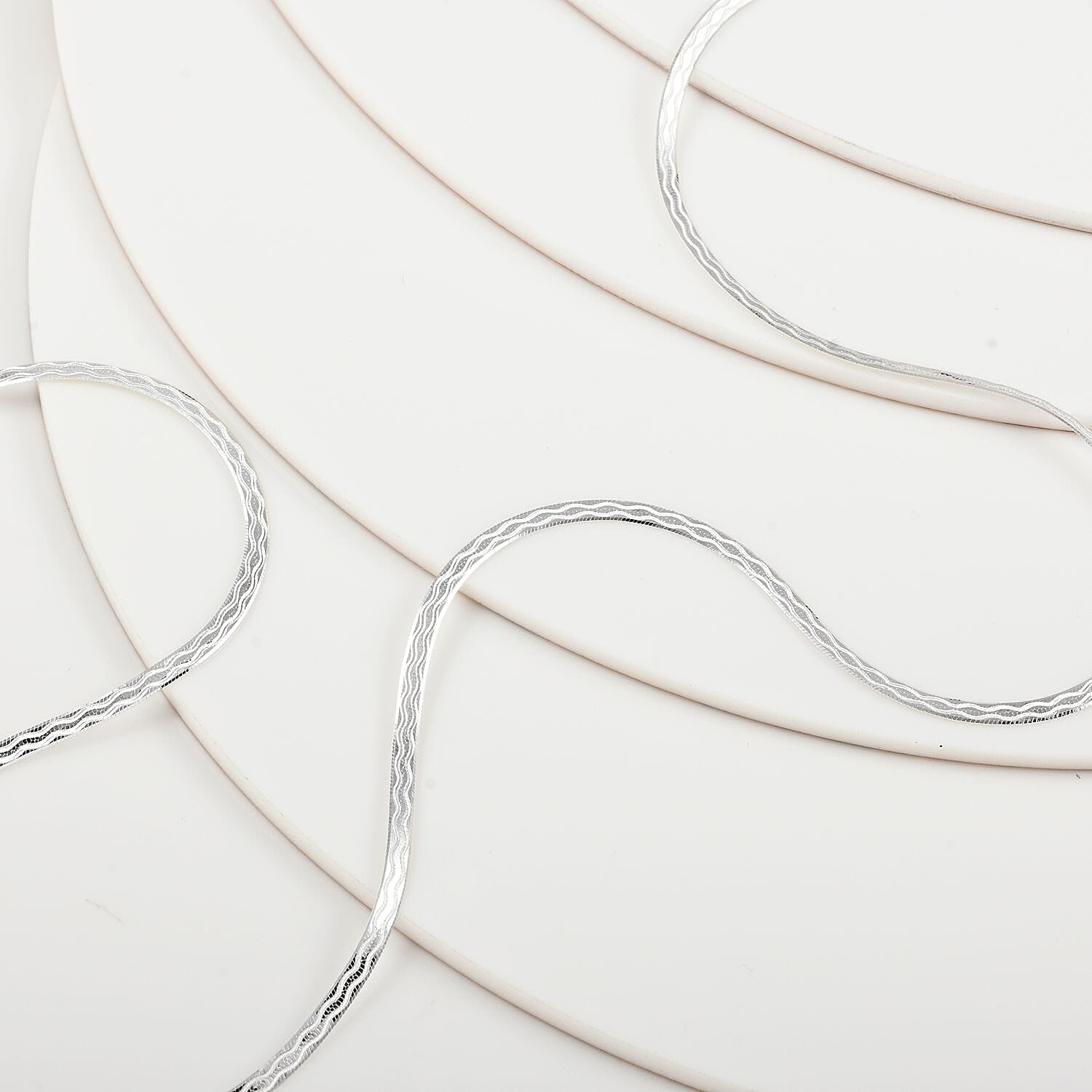Italian Sterling Silver Herringbone Necklace 18 Inches 3.30 Grams