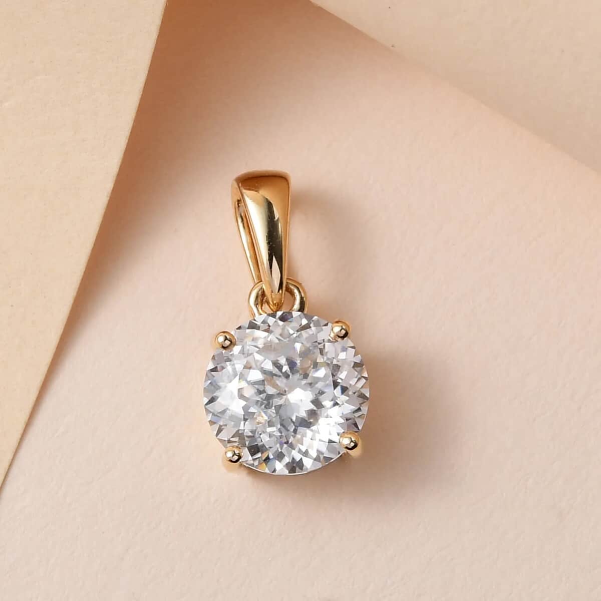 LUXORO 10K Yellow Gold 120 Facet Moissanite VS-EF Solitaire Pendant 1.85 ctw image number 1