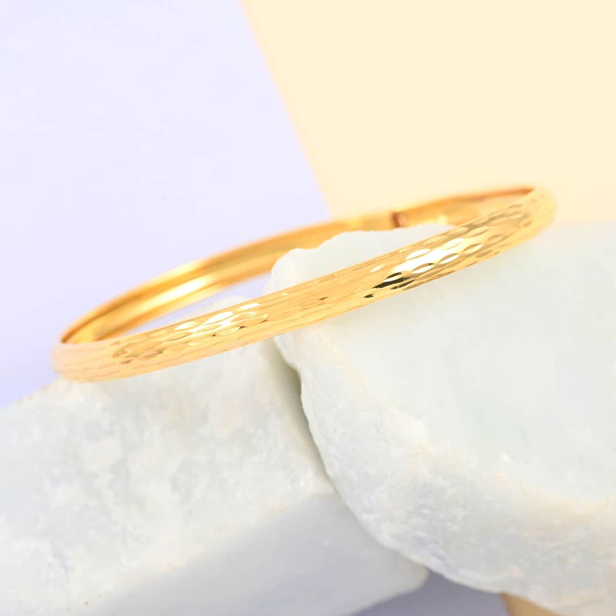 14K Yellow Gold Over Sterling Silver Pebble Cut Bangle Bracelet (8.00 In) 4.70 Grams image number 1