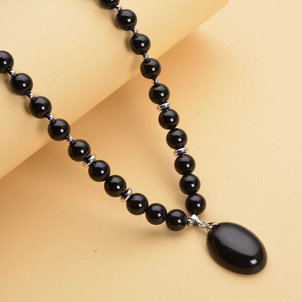 Enhanced Black Agate (D) 180.50 ctw Beaded Necklace 18-20 Inches with Elongated Matching Pendant in Silvertone image number 1