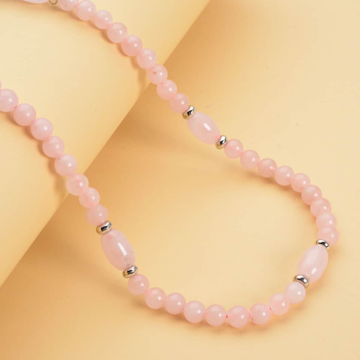 Galilea Rose Quartz Beaded Necklace 18-20 Inches in Silvertone 137.00 ctw image number 1