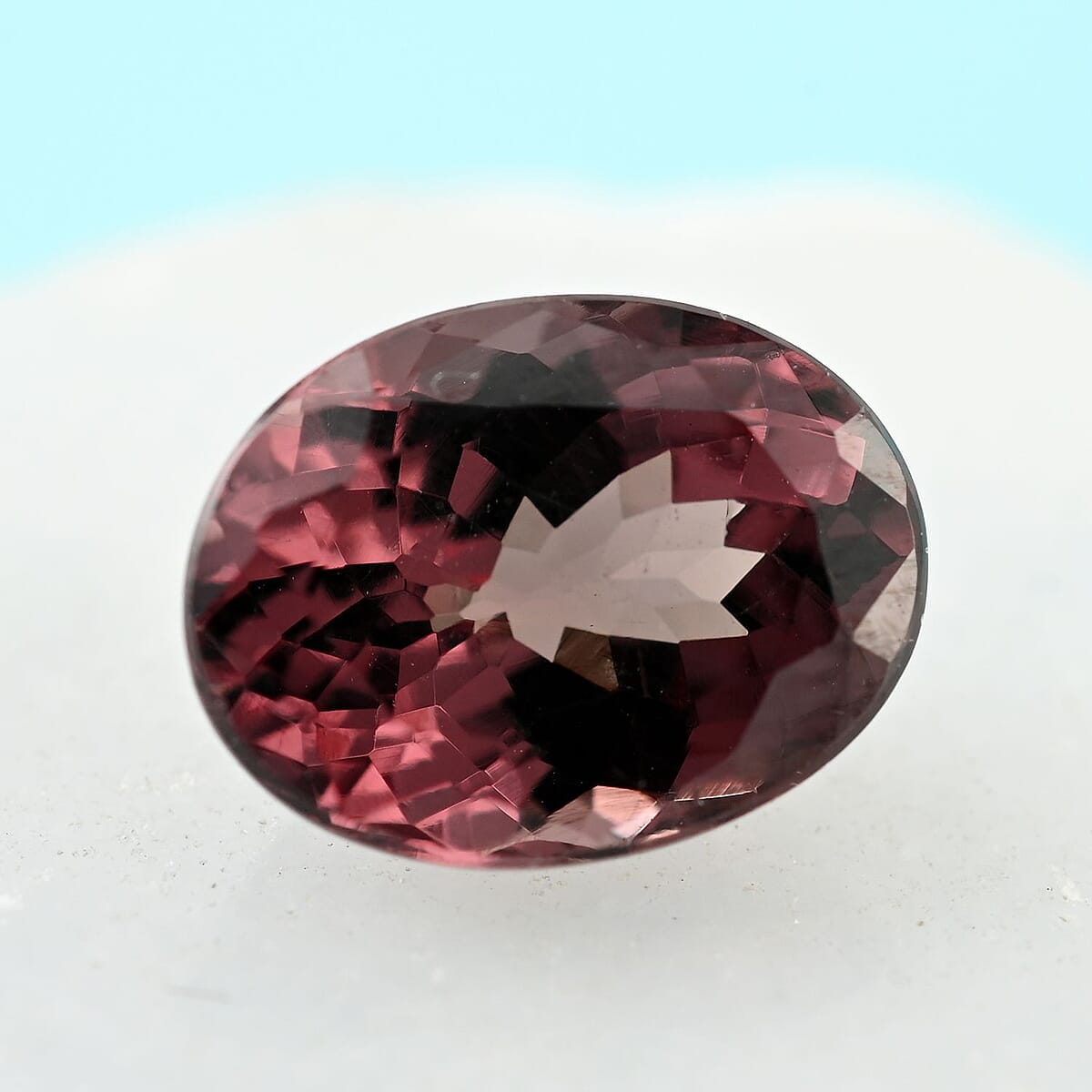 AAAA Color Change Garnet (Ovl 8x6 mm) 1.30 ctw image number 1