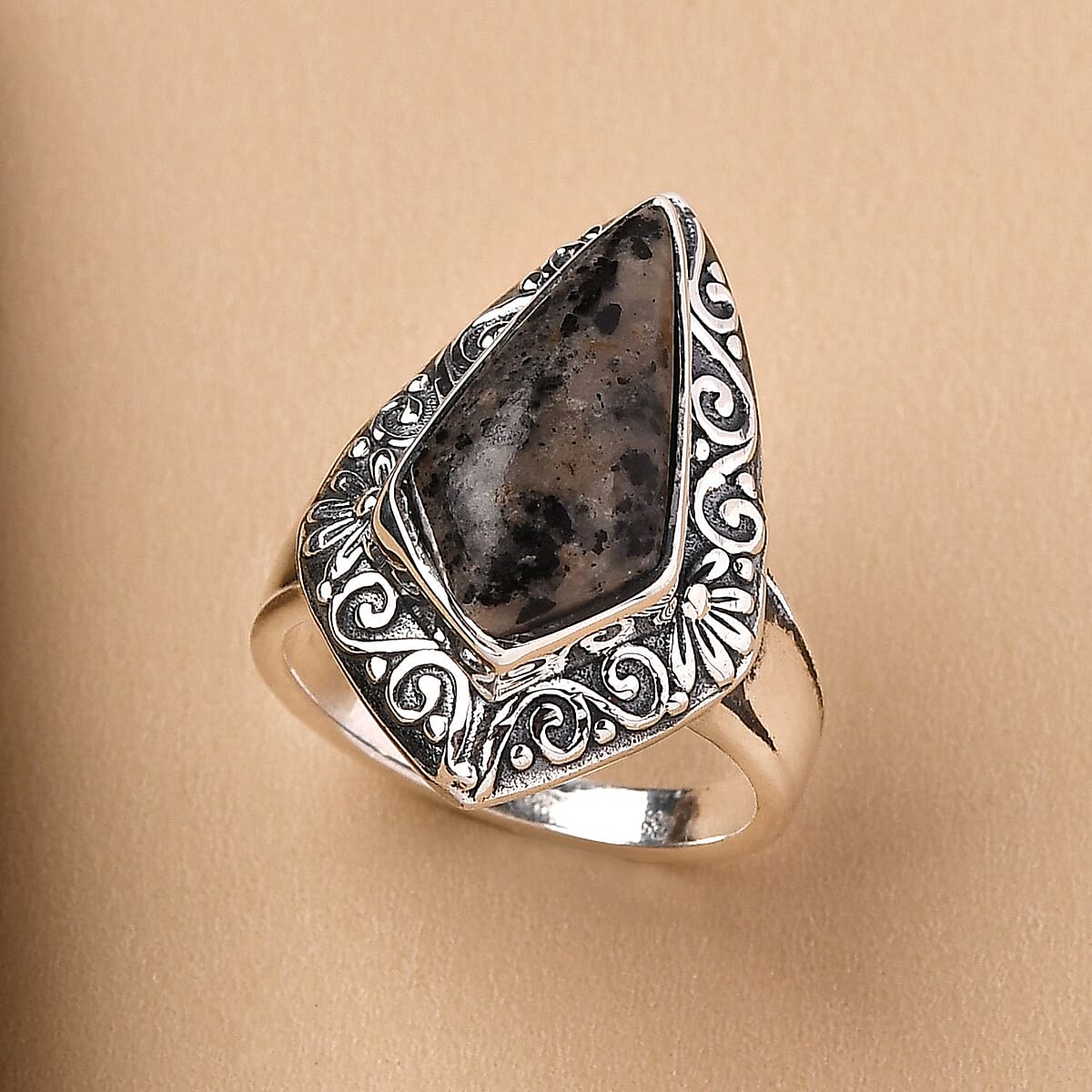 Artisan Crafted Natural Yooperlite Ring in Sterling Silver (Size 8.0) 6.75 ctw with Free UV Torch image number 1