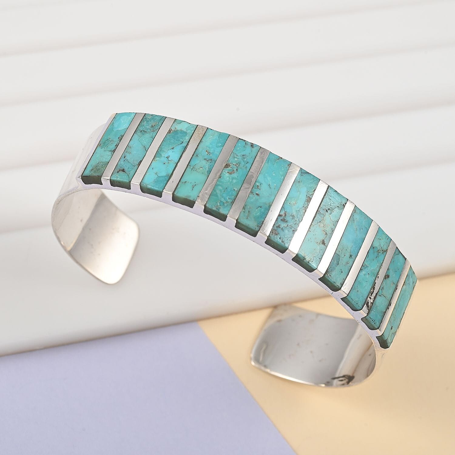 Santa Fe Style Kingman Turquoise Cuff Bracelet in Sterling Silver (6.00 In) 34.85 Grams 13.00 ctw