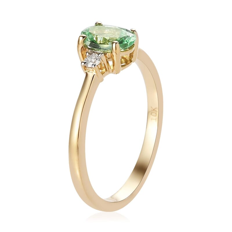 Luxoro 10K Yellow Gold Premium Merelani Mint Garnet and G-H I3 Diamond Ring (Size 10.0) 1.00 ctw