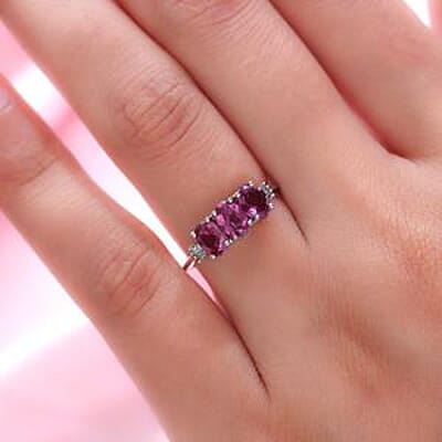 Lotus Garnet and White Diamond 1.74 ctw 3 Stone Ring in Platinum Over Sterling Silver (Size 6.5)