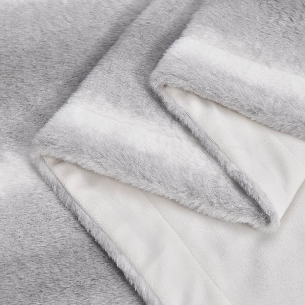 Homesmart Beige Stripe Pattern Microfiber, Faux Rabbit Fur Layer Reversible Blanket image number 4