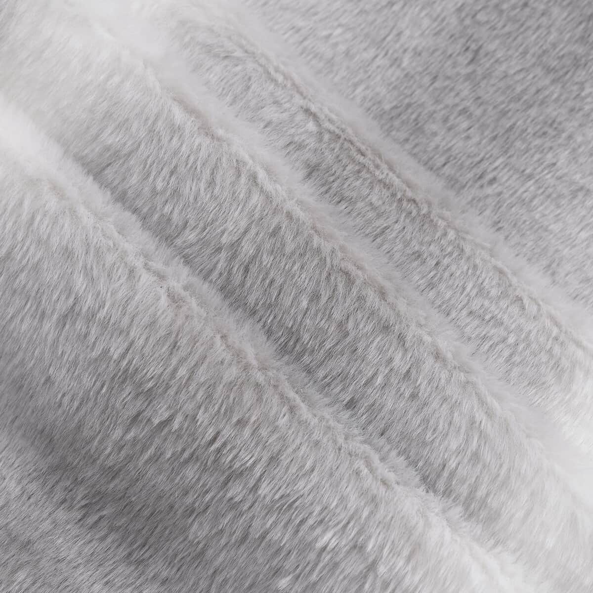 Homesmart Beige Stripe Pattern Microfiber, Faux Rabbit Fur Layer Reversible Blanket image number 5