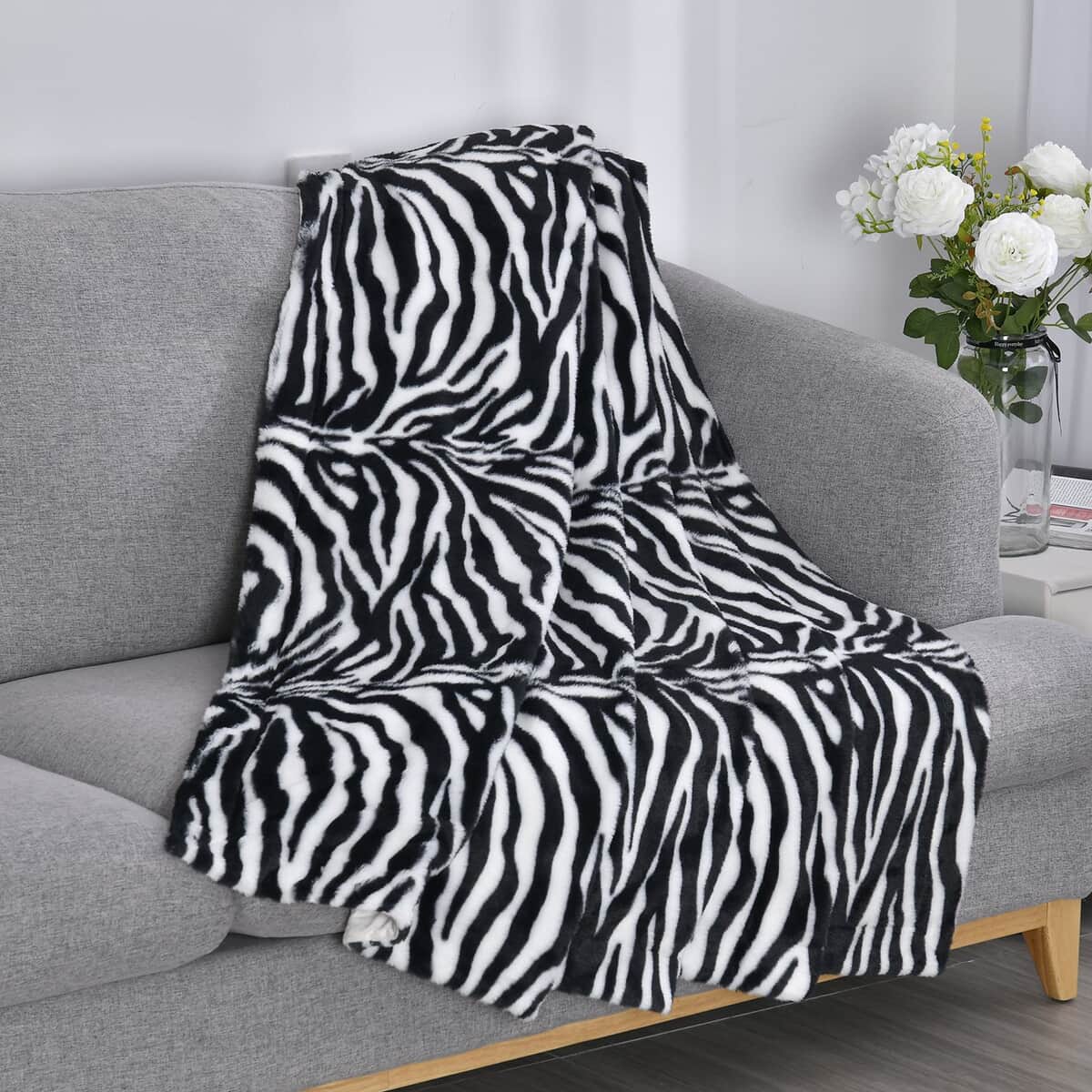 Homesmart Black Stripe & Zebra Pattern Microfiber, Faux Rabbit Fur Layer Reversible Blanket image number 0