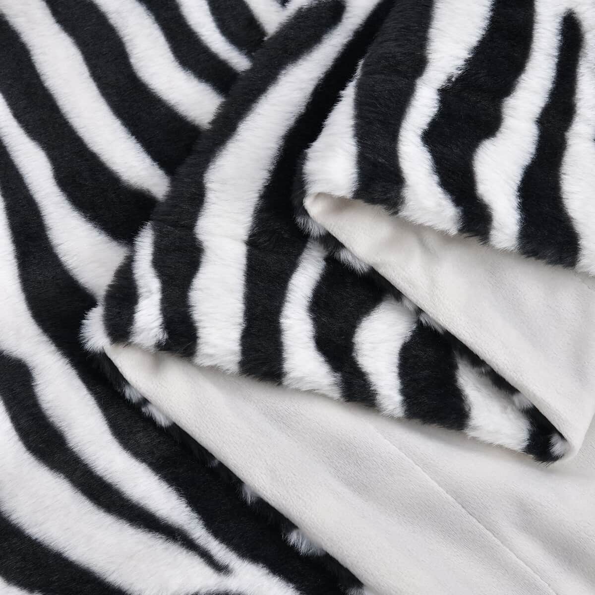 Homesmart Black Stripe & Zebra Pattern Microfiber, Faux Rabbit Fur Layer Reversible Blanket image number 4