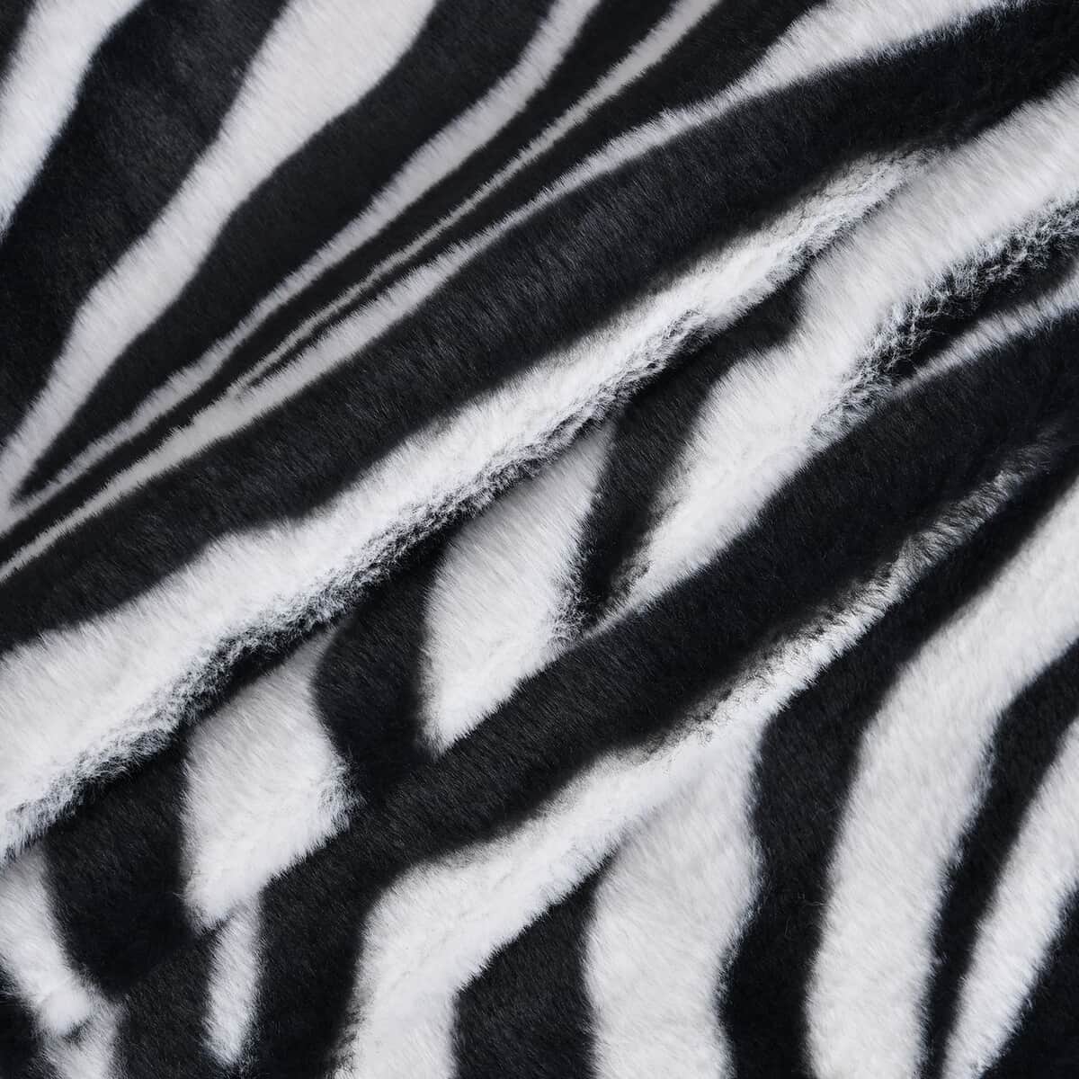 Homesmart Black Stripe & Zebra Pattern Microfiber, Faux Rabbit Fur Layer Reversible Blanket image number 5