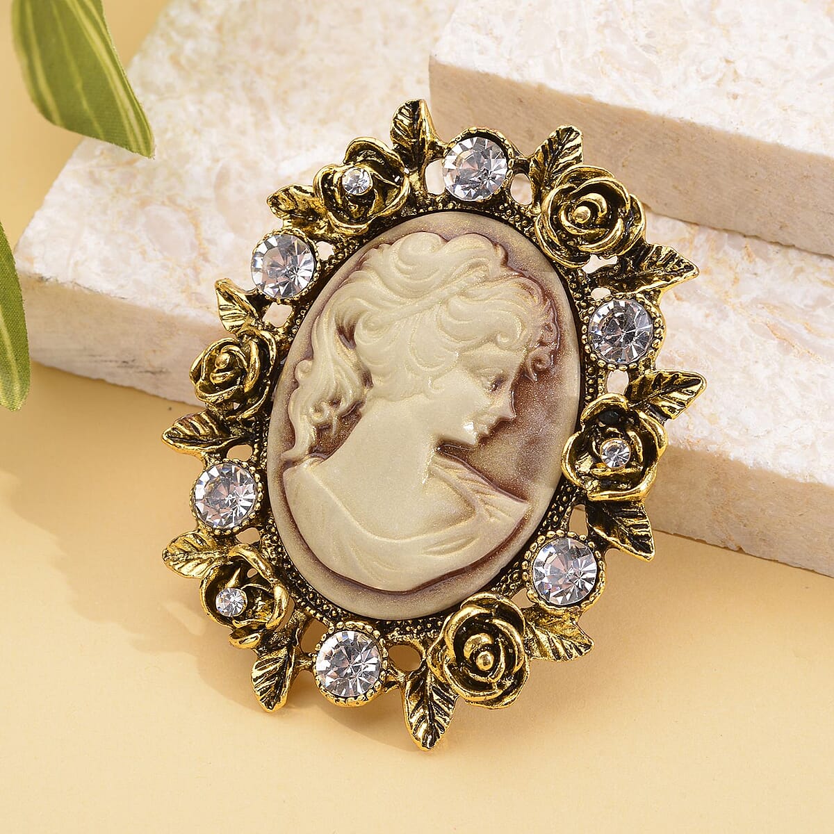Brown Resin Cameo and Austrian Crystal Brooch Goldtone 25.00 ctw image number 1