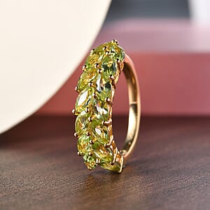 Arizona Peridot Ring in Vermeil Yellow Gold Over Sterling Silver (Size 5.0) 2.15 ctw