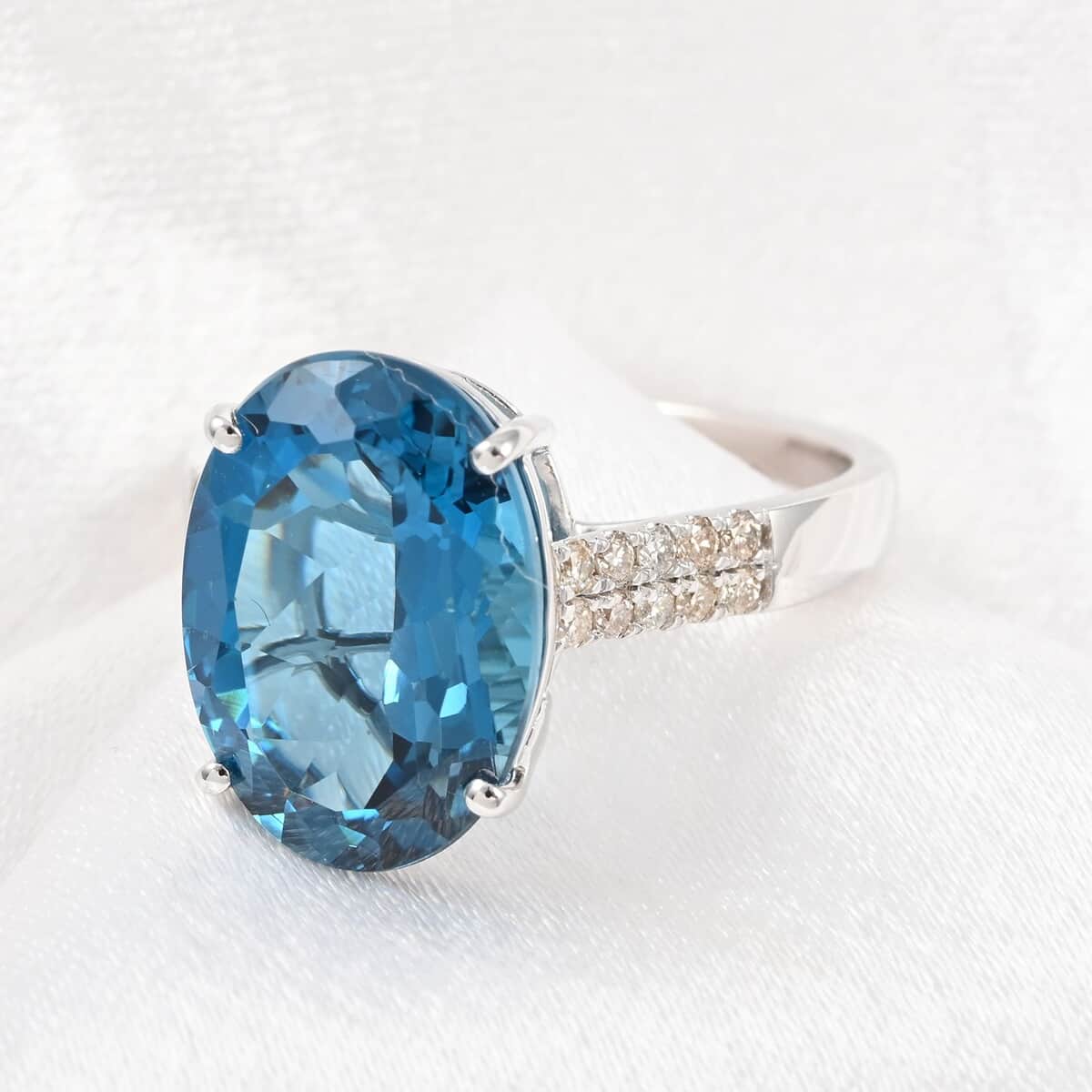 Certified LUXORO 10K White Gold AAA London Blue Topaz and G-H I1 Diamond Ring 2.90 Grams 7.25 ctw image number 1