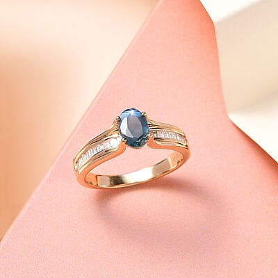 Luxoro 14K Yellow Gold AAA Narsipatnam Alexandrite and G-H I3 Diamond Ring (Size 6.0) 1.00 ctw