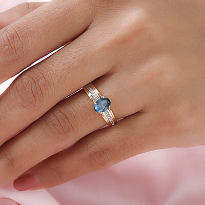 Luxoro 14K Yellow Gold AAA Narsipatnam Alexandrite and G-H I3 Diamond Ring (Size 6.0) 1.00 ctw
