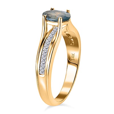 Luxoro 14K Yellow Gold AAA Narsipatnam Alexandrite and G-H I3 Diamond Ring (Size 6.0) 1.00 ctw