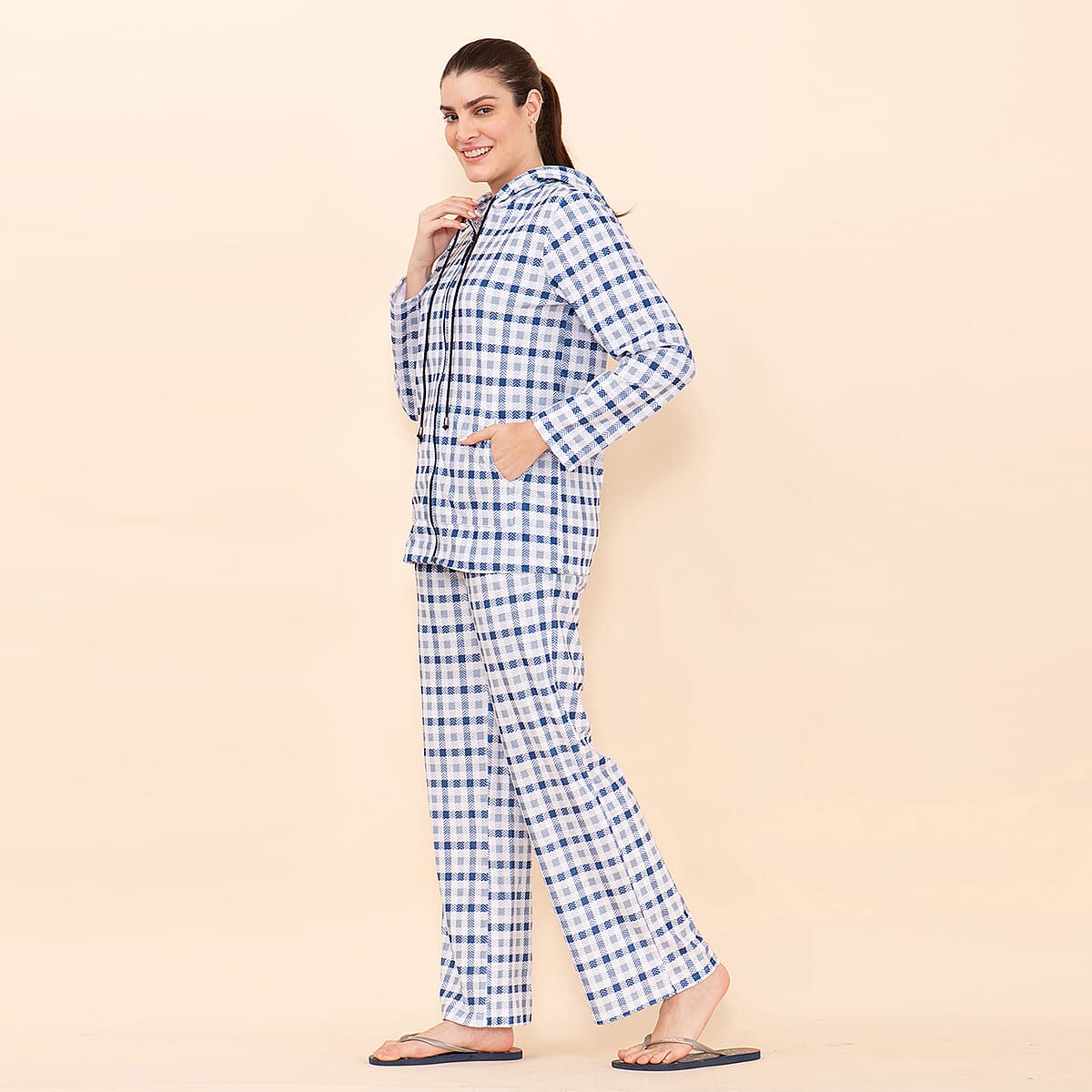 Tamsy Blue Checkered Printed Brushed Flannel Track Suit Set -M image number 5