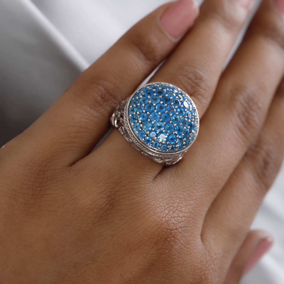 Malgache Neon Apatite Cluster Ring in Platinum Over Sterling Silver (Size 10.0) 3.60 ctw image number 2