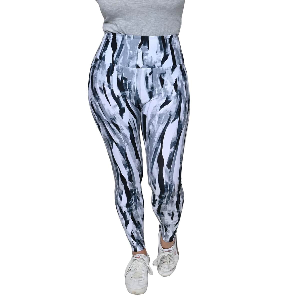 LAYER8 Balance Collection Black Abstract Yoga Capri Leggings - L image number 0