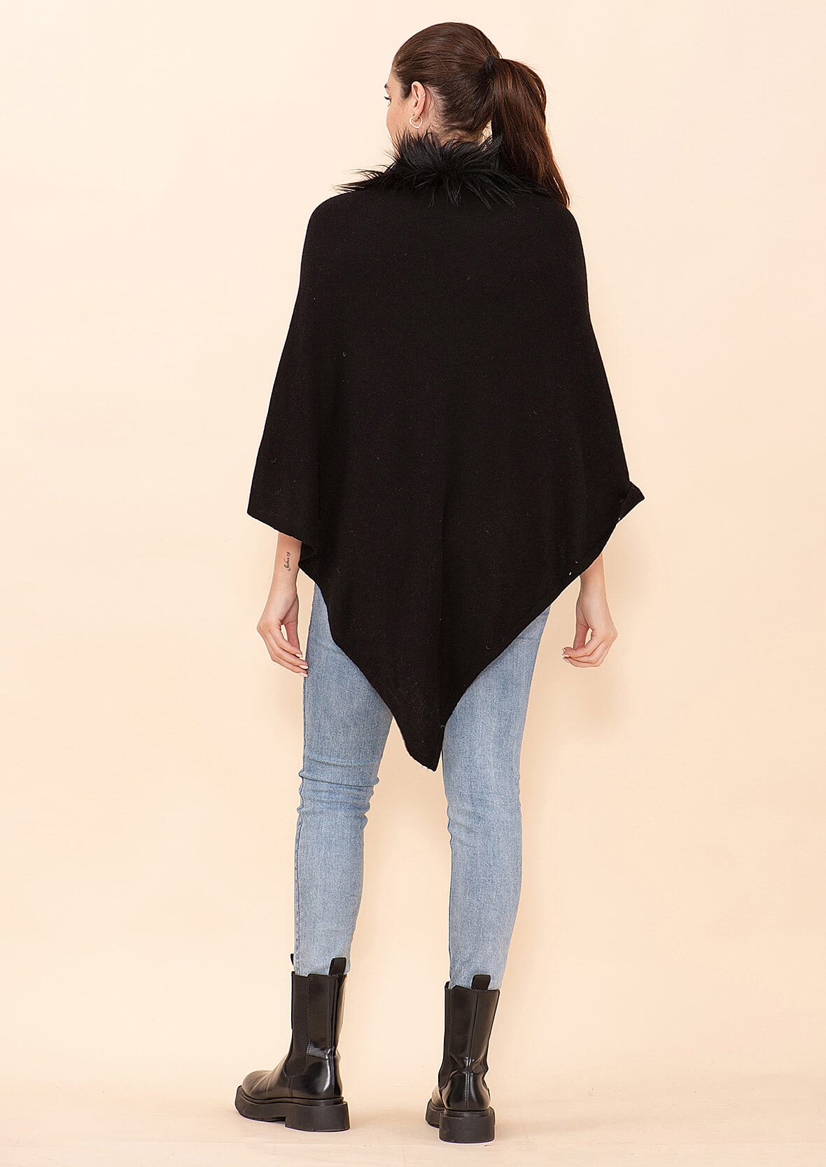 Tamsy Black 100% Pashmina Wool fur Poncho (One Size Fits Most)