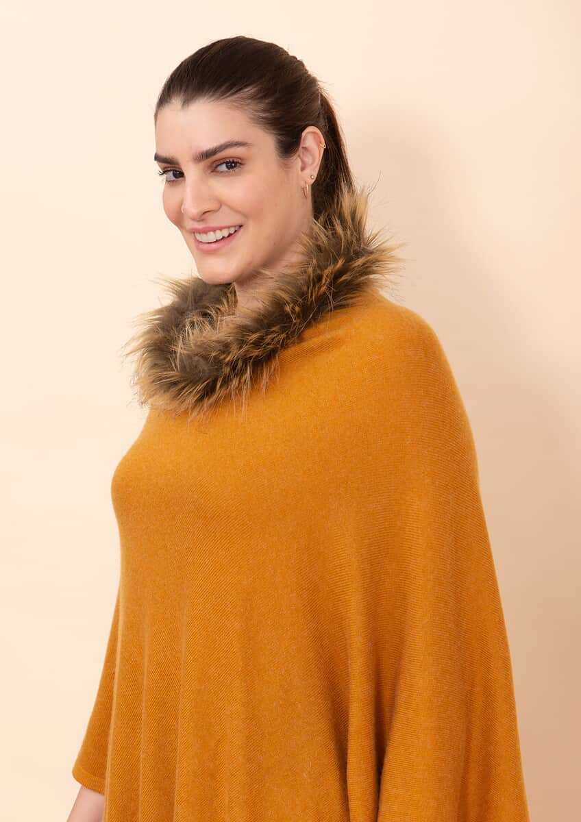 Tamsy Gold 100% Pashmina Wool fur Poncho (One Size Fits Most) image number 4