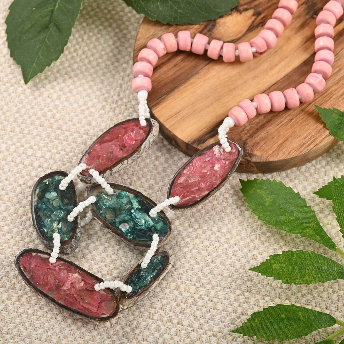 Pink Color Beaded, Shell and Resin Necklace (21 Inches) 60.00 ctw image number 1