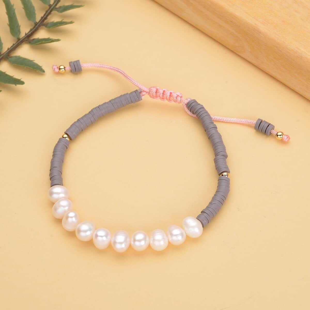 Freshwater Cultured Pearl and Gray Resin Beaded Bracelet in 14K Yellow Gold Over Sterling Silver (6.5-9.0In) image number 1