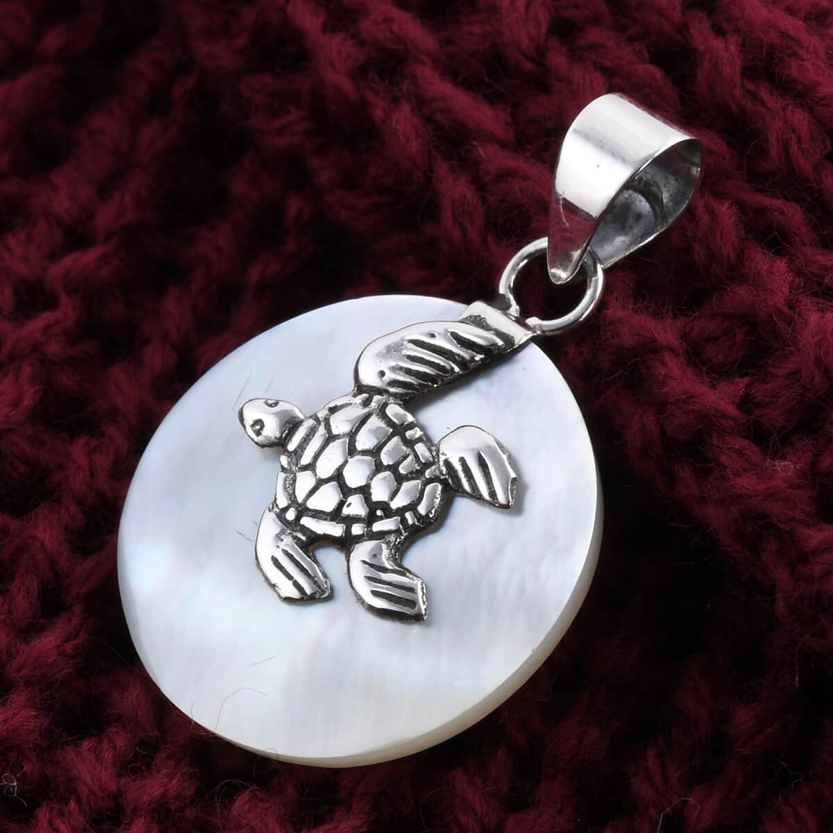 Mother Of Pearl Turtle Pendant in Sterling Silver image number 1