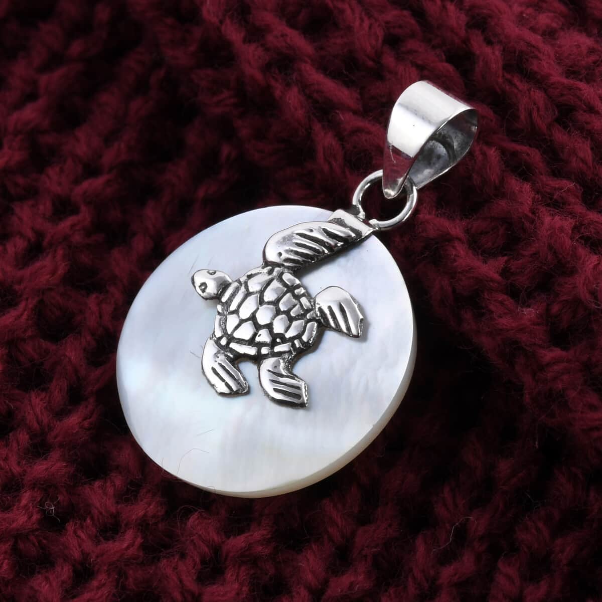 Mother Of Pearl Turtle Pendant in Sterling Silver image number 5