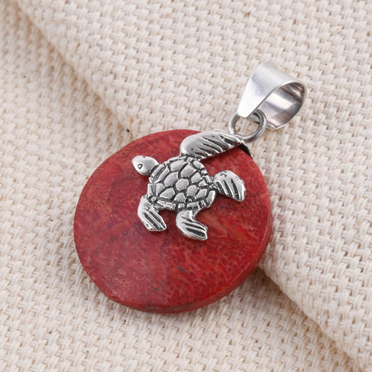 Sponge Coral Turtle Pendant in Sterling Silver image number 5