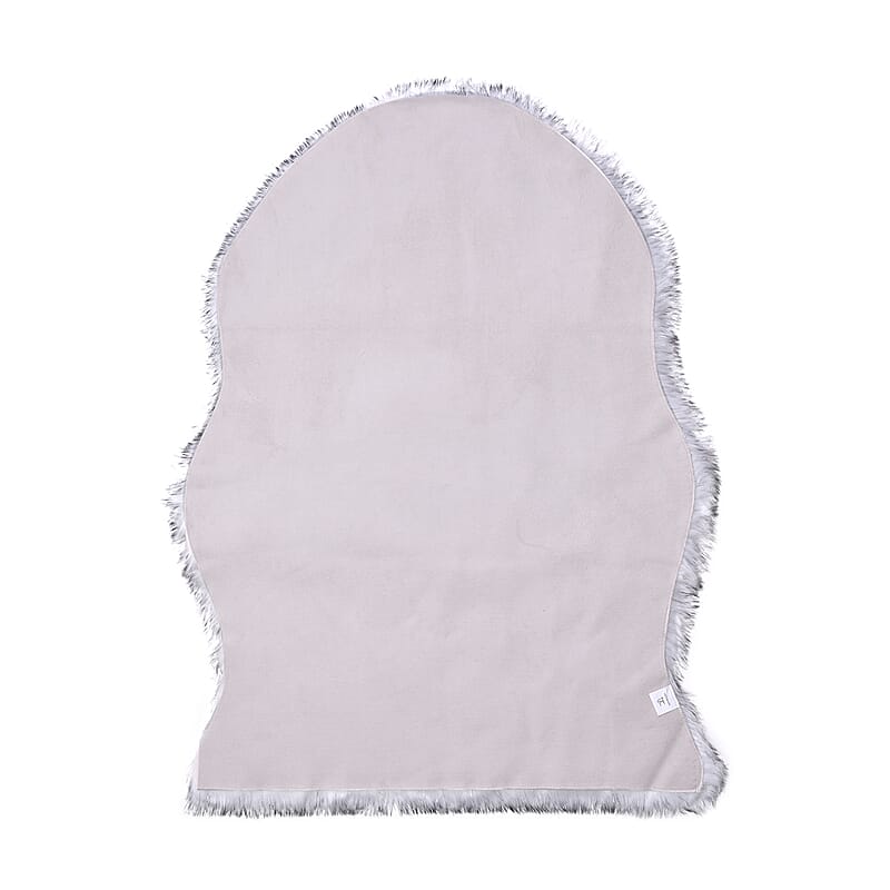 Homesmart Gray Small Skin Shape Stitched Backing Faux Fur Glitter Carpet with Foam Inside and 2pcs Cushion Cover