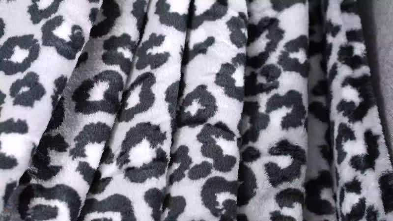 HOMESMART Black and White Striking Leopard Printed Flannel Single Layer Blanket (59"x78.7")