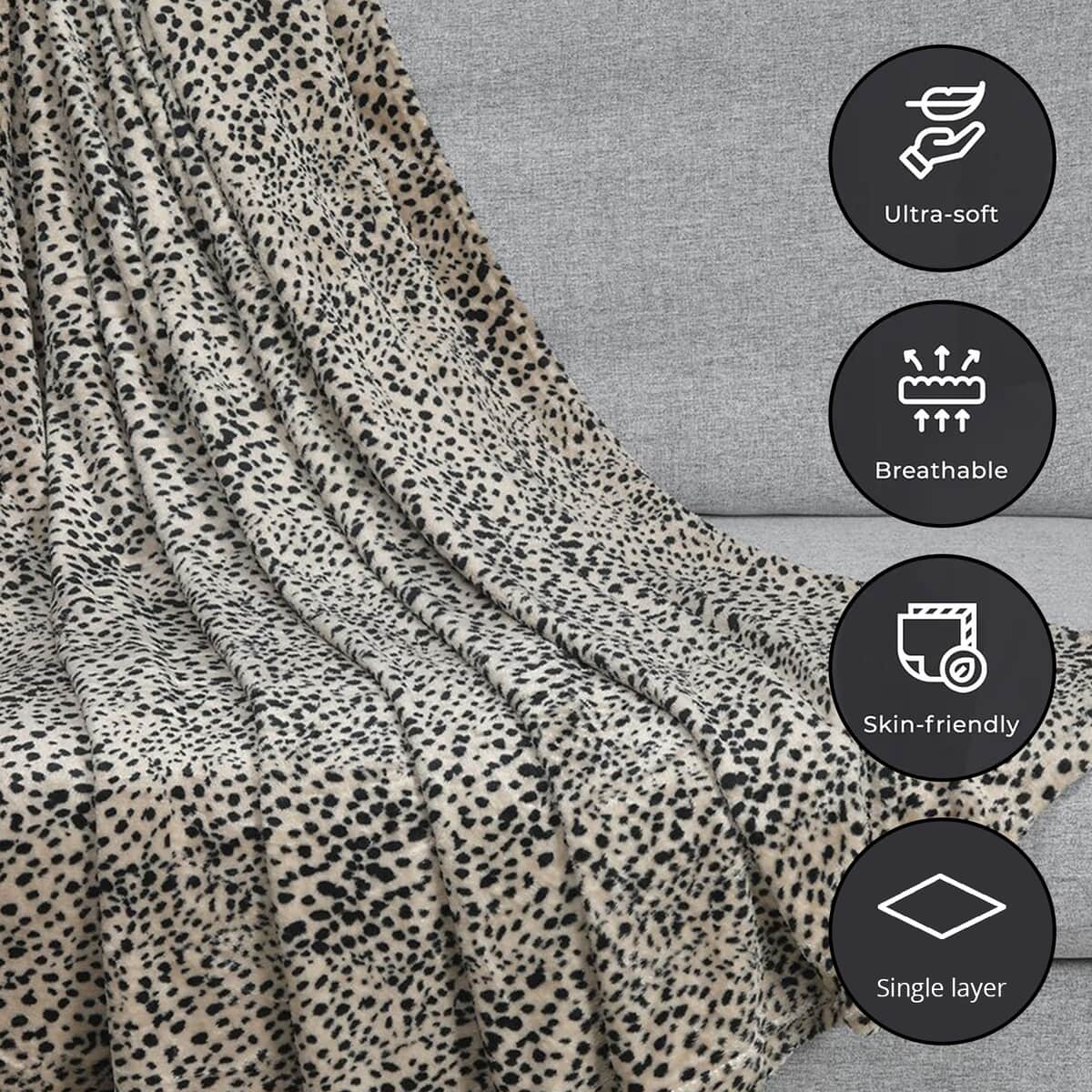 Homesmart Gray Striking Leopard Printed Flannel Single Layer Blanket , Polyester Printing Blanket , All Weather Trip Blanket , Spring Throw Blanket image number 1