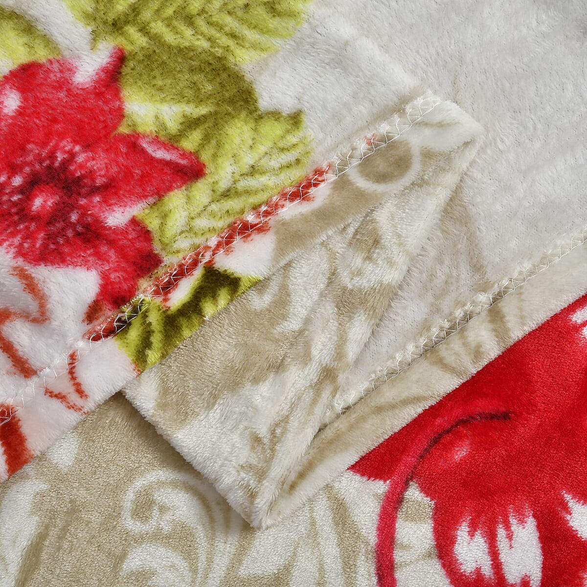 Homesmart Red and White Blooming Flower Pattern Flannel Single Layer Blanket , Polyester Printing Blanket , All Weather Trip Blanket , Spring Throw Blanket image number 3