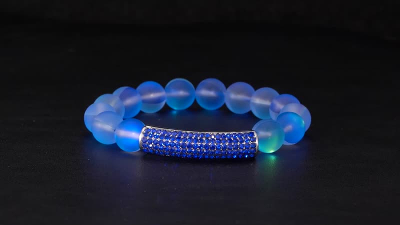 Blue Aurora Borealis Glass and Blue Austrian Crystal Boho Style Bracelet in Silvertone (7.0-7.75In)