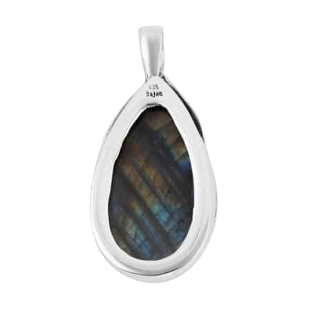 Sajen Silver Malagasy Labradorite and Blue Topaz Pendant in Sterling Silver 46.15 ctw image number 3