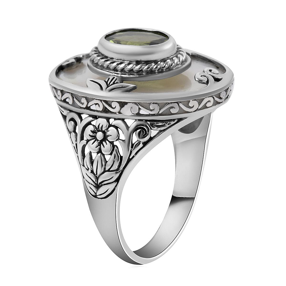 Bali Legacy Arizona Peridot and Mother Of Pearl Ring in Sterling Silver (Size 6.0) 8.5 Grams 3.25 ctw image number 3