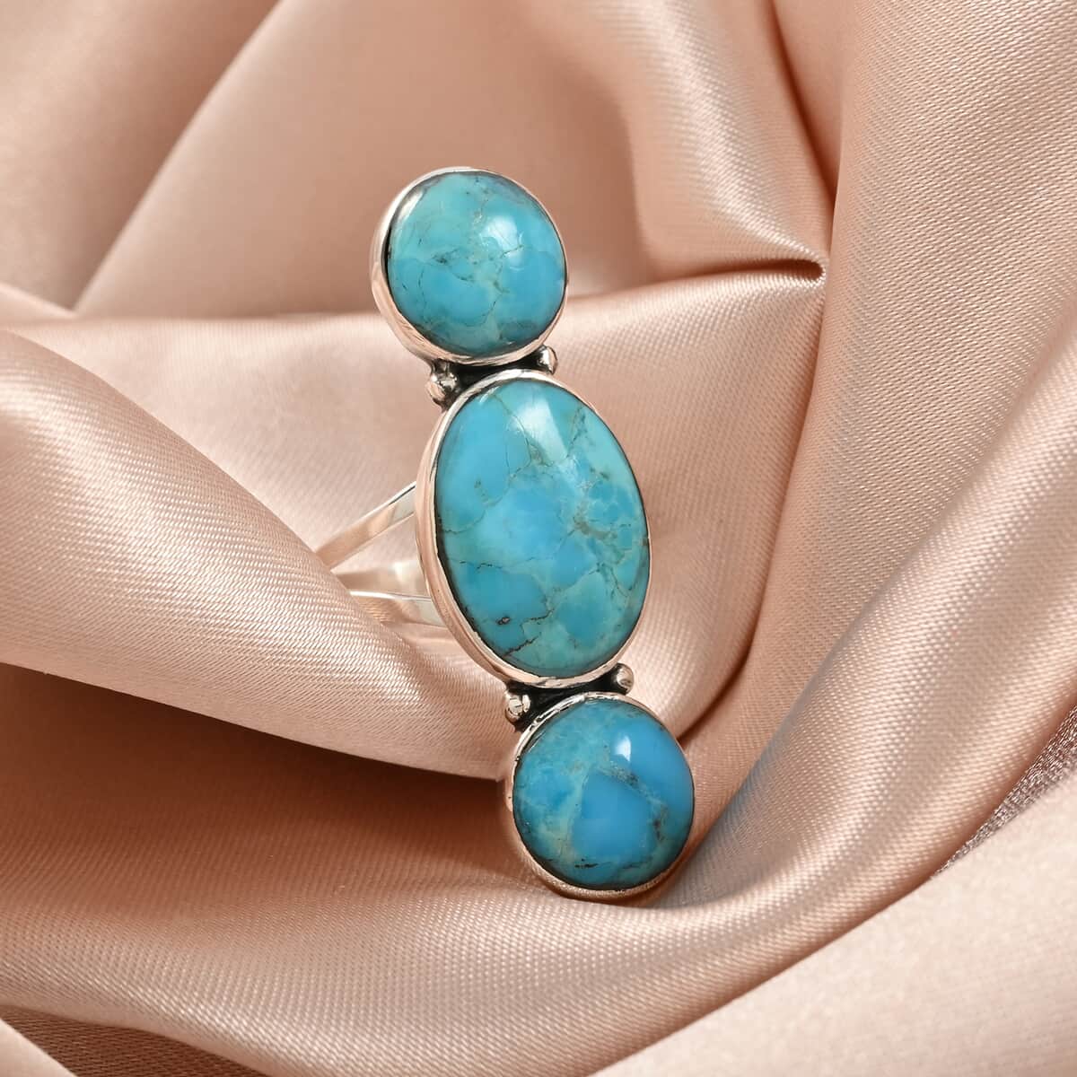 SANTA FE Style Kingman Turquoise 3 Stone Ring in Sterling Silver 6.00 ctw image number 1