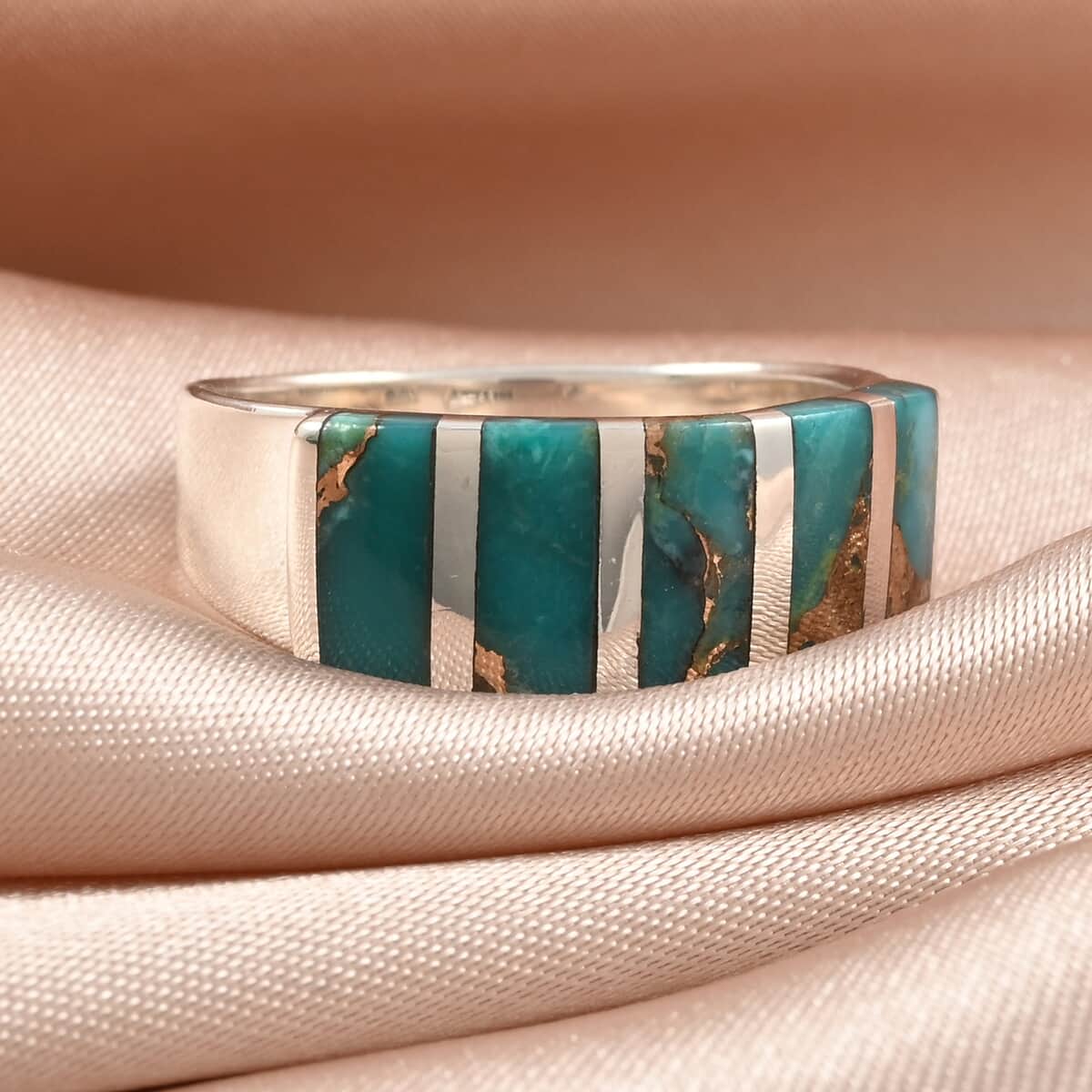 Santa Fe Style Mojave Turquoise 5 Stone Ring in Sterling Silver (Size 8.0) 1.25 ctw image number 1
