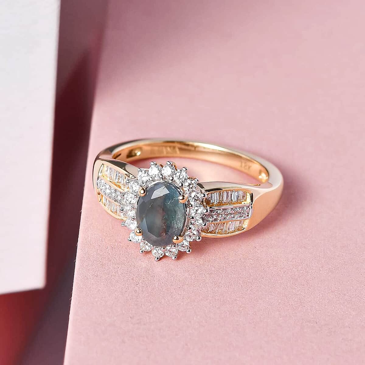 Iliana 18K Yellow Gold AAA Narsipatnam Alexandrite and G-H SI Diamond Ring (Size 8.0) 4.35 Grams 1.50 ctw image number 1