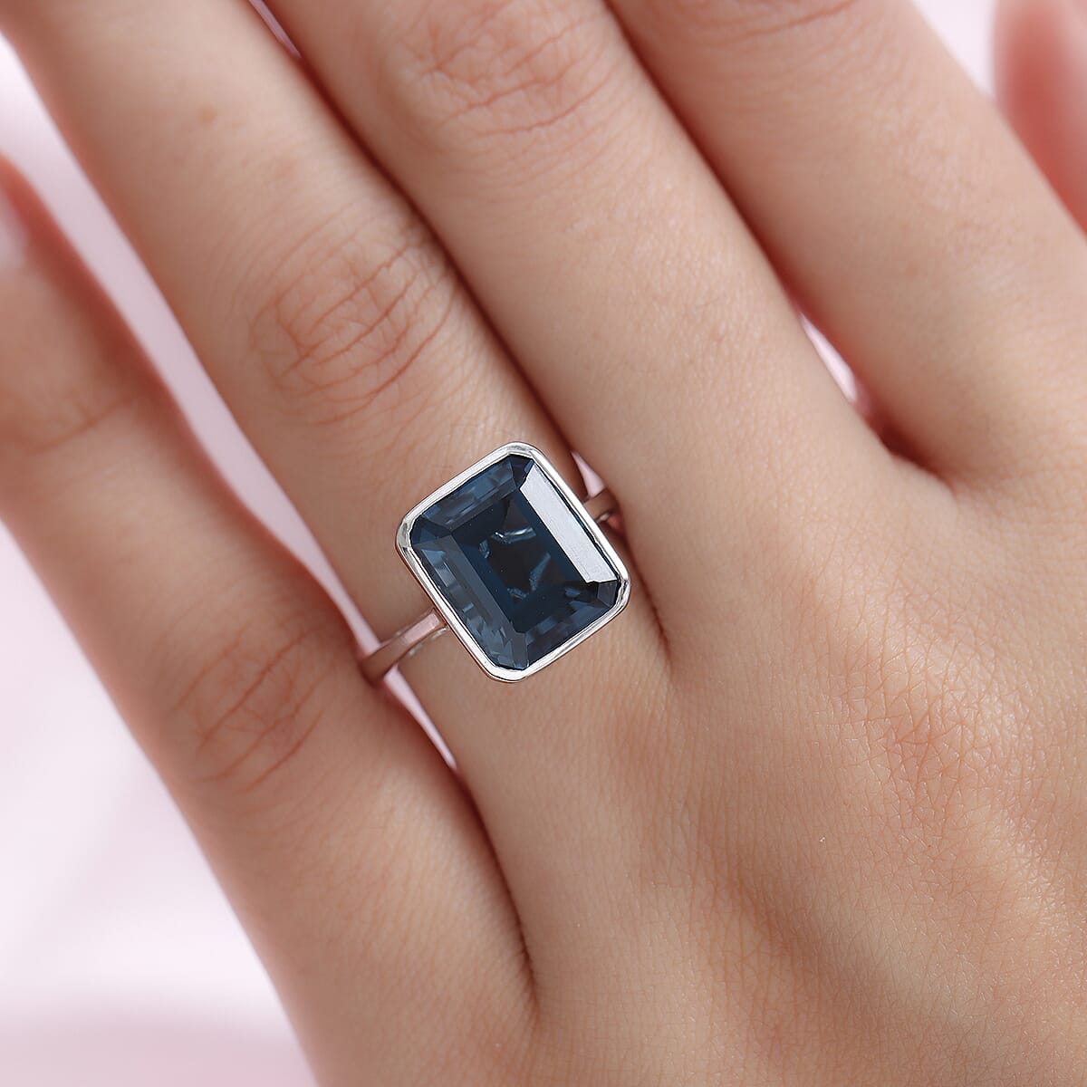 London Blue Topaz Cocktail Ring in Platinum Over Sterling Silver (Size 8.0) 7.65 ctw image number 2