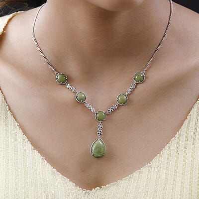 Connemara Marble Ireland 3 Leaf Clover Necklace 18 Inches in Platinum Over Sterling Silver 21.65 ctw