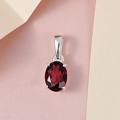 Mozambique Garnet Solitaire Pendant in Sterling Silver 1.00 ctw