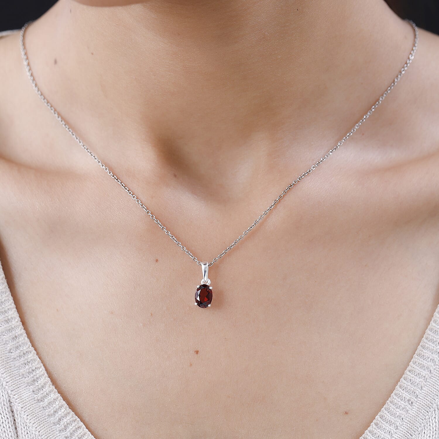 Mozambique Garnet - Product card gallery slide 3 (10144777404699)