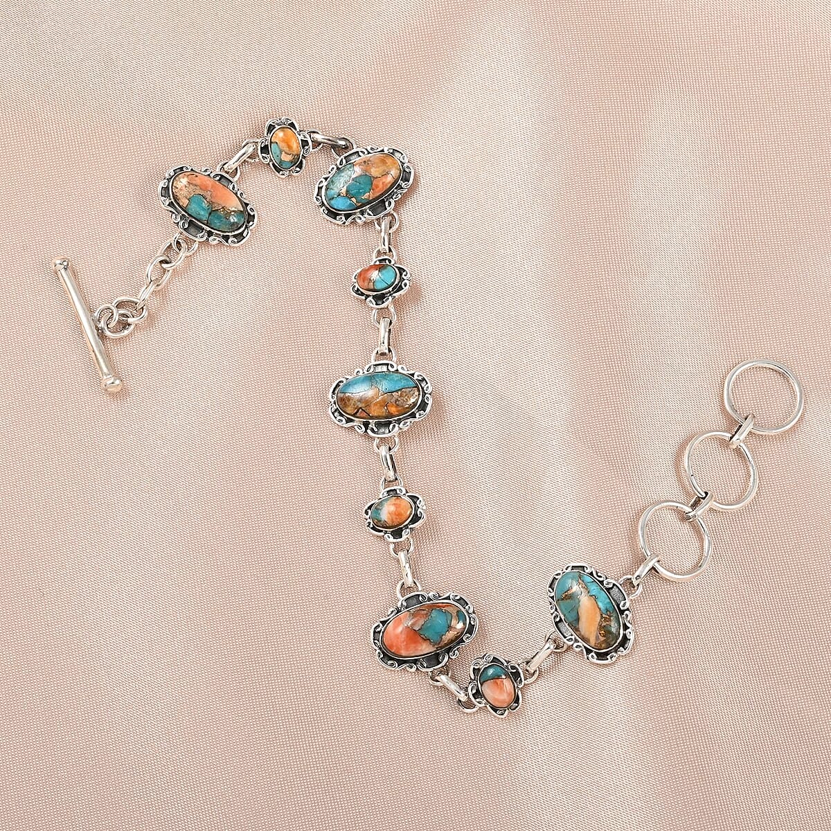 Santa Fe Style Spiny Turquoise Bracelet in Sterling Silver (7-8.0In) 2.00 ctw image number 1