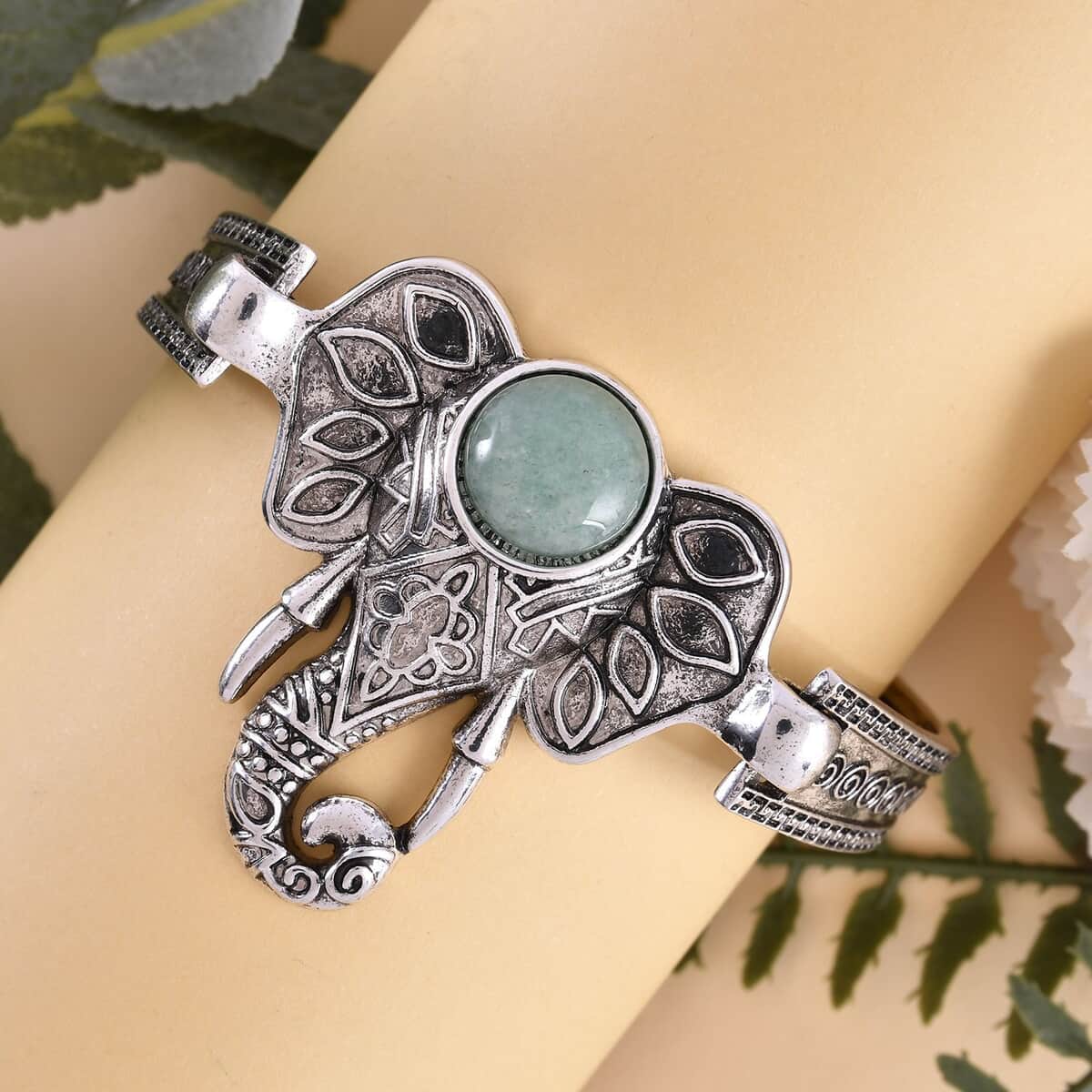 Green Aventurine Elephant Bracelet in Silvertone (7-9In) 5.00 ctw image number 1