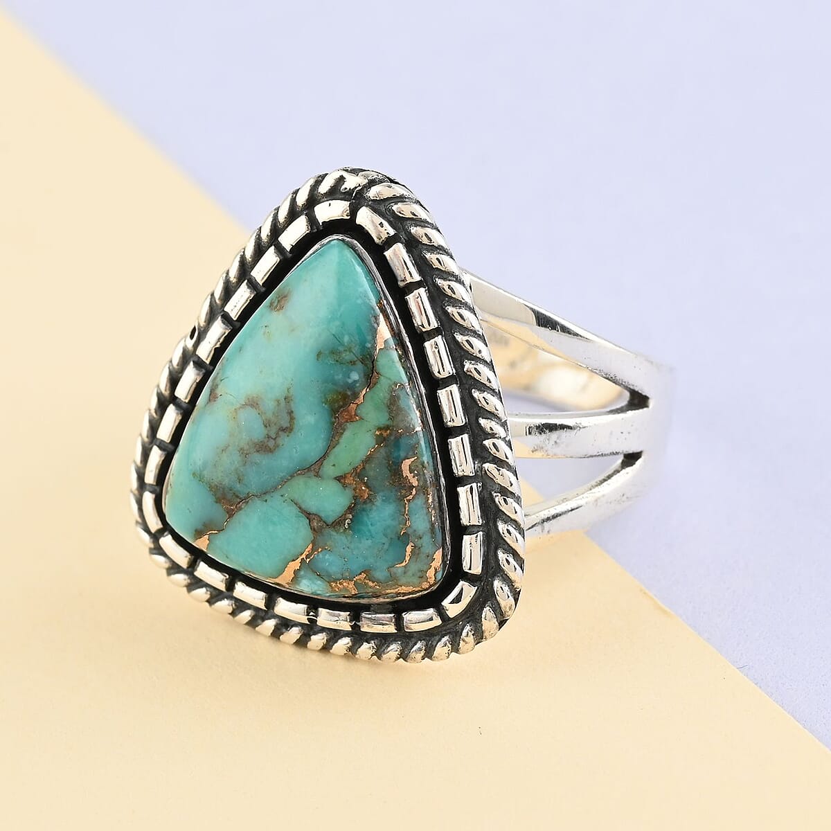 Santa Fe Style Mojave Turquoise Solitaire Ring in Sterling Silver (Size 11.0) 7.00 ctw image number 1